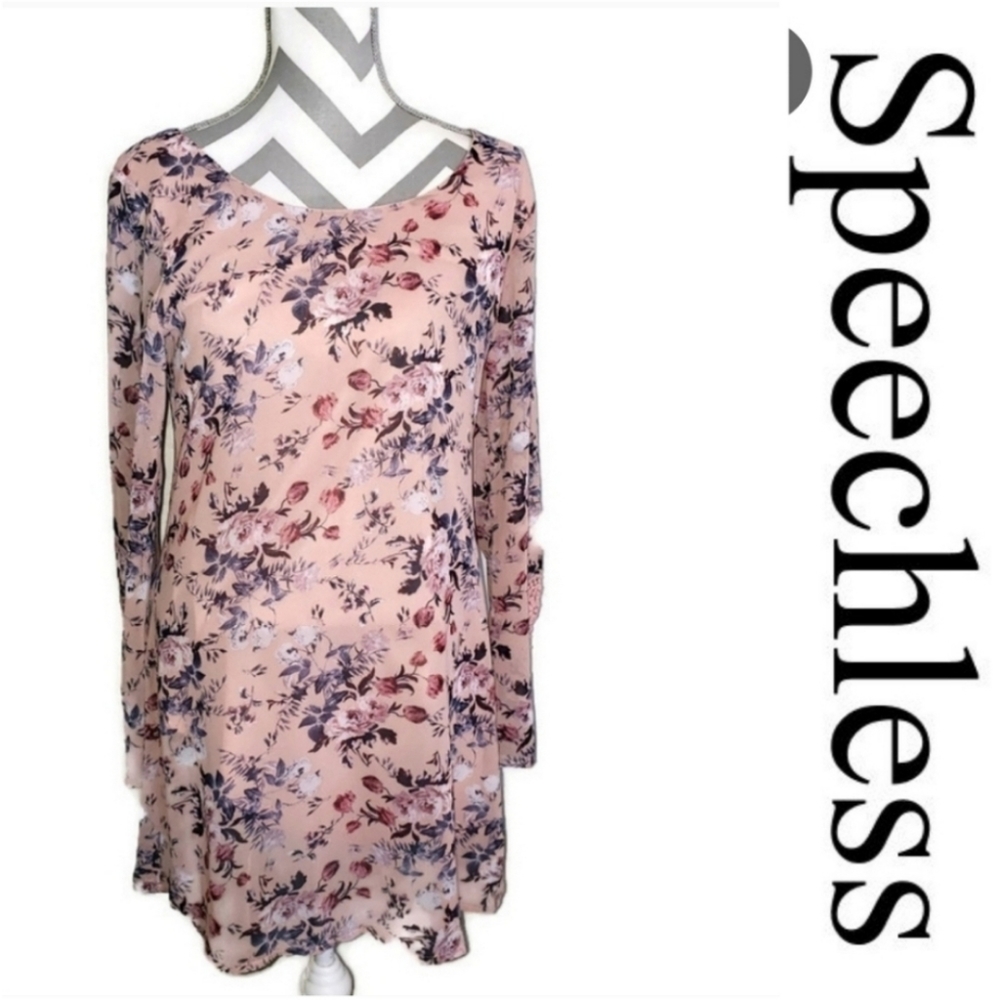 Speechless womens size Large long sleeve top in a pretty blush  floral fabric